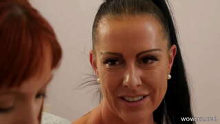 Zralé Lesbičky Přátelé Mají Sex Poprvé