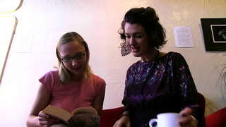 лесбо курве курац - длакави грм