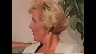 Madura 50 anys gangbang Ella és cap calent calent de les dones