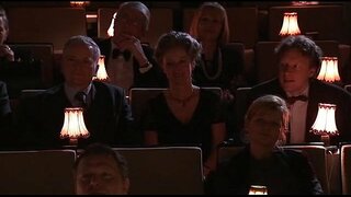 Celia Jones, lesbický drsný show s flaškou a baseballbat