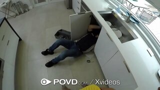 Dick mór sleamhnáin isteach daingean brunette pussy