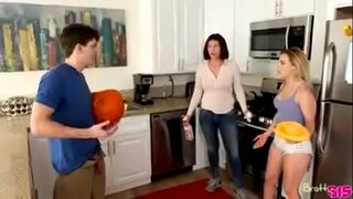 Яшерен генә белән тәртибендә сестрой, әлегә әни эшли, йорт буенча